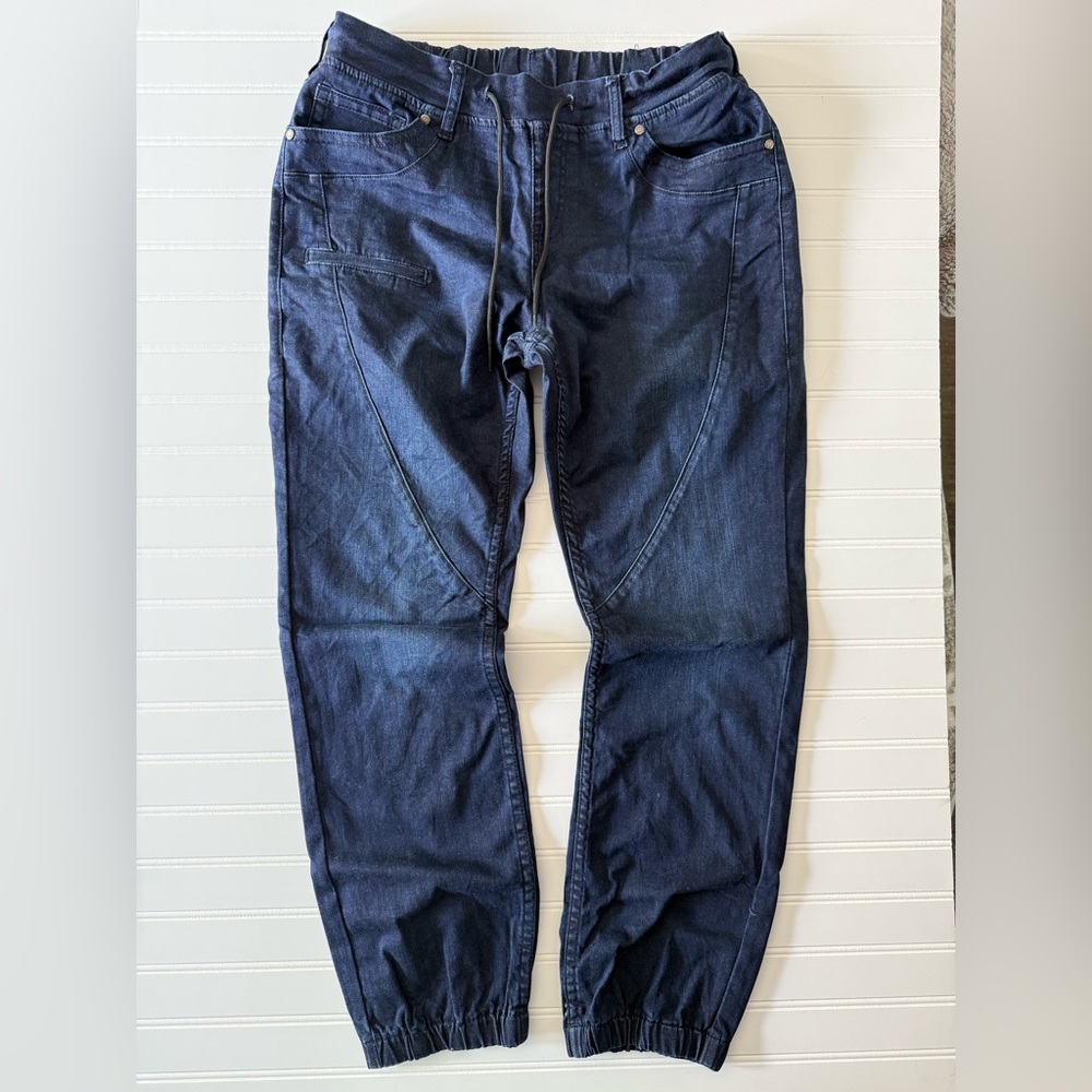 Cowgirl Tuff Co. Denim Joggers – Size Large / 31" Inseam – Dark Wash
